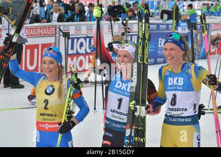 Anterselva (BZ), Italie, 23 févr. 2020, arrivée , de gauche dorothea wierer (ita) , roiseland marte osbi (NOR) , oeberg hanna (swe) pendant la coupe du monde IBU Biathlon 2020 - début de masse féminine - Biathlon - crédit: LPS/Marco Todaro/Alay Live News Banque D'Images