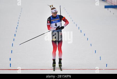 Antholz, Italie. 23 février 2020. Biathlon: Championnat du monde/coupe du monde: Démarrage de masse 15 km, hommes. Johannes Thingnes Boe de Norvège célèbre sa victoire. Crédit: Hendrik Schmidt/Dpa/Alay Live News Banque D'Images