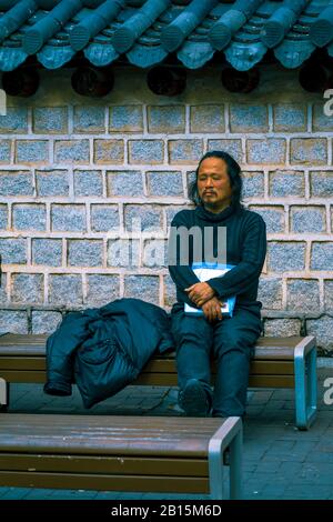 Jeonju le samedi matin, les gens du marché de regarder Banque D'Images