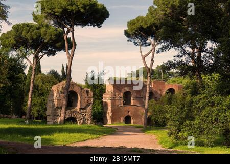 Ruines romaines sur le mont Palatin à Rome, Italie Banque D'Images