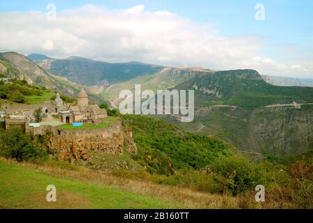 Vue Panoramique Sur Le Complexe Du Monastère De Tatev Dans La Province De Syunik, Dans Le Sud De L'Arménie Banque D'Images