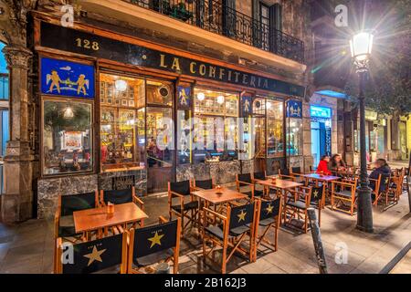 Le bar à cocktails historique la Confiteria, Barcelone, Catalogne, Espagne Banque D'Images