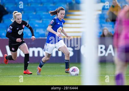 Solihull, West Midlands, Royaume-Uni. 23 février 2020. Bristol City Femmes 1 - 0 Femmes De Cfc. Abbi Grant de Birmingham City apporte la balle à l'attaque de but. Crédit: Peter Loppeman/Alay Live News Banque D'Images