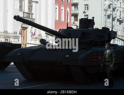 Moscou, Russie - 07 mai 2017 Fédération de char de combat principal T-14 Armata pendant la répétition du défilé militaire pour la fête de la victoire à Moscou. Banque D'Images