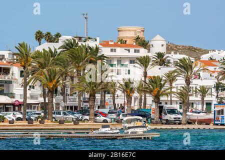 Menorca, Espagne - 12 octobre 2019 : Fornells village situé dans une baie dans le nord de l'île des Baléares de Minorque Banque D'Images