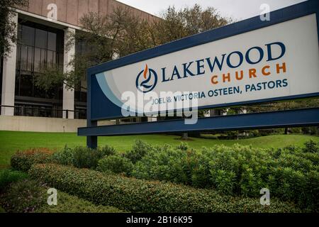 Houston, Texas - 11 Février 2020: Le Signe De La Méga Église Lakewood De Joel Osteen Banque D'Images