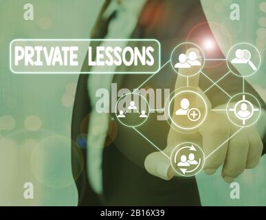 Signe texte montrant des leçons privées. L'enseignement de texte photo d'affaires qui est habituellement payé en privé par les petits groupes Banque D'Images