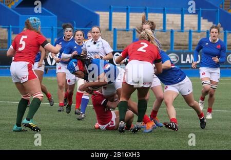 Safi n'Diaye (France) en action lors du match de rugby des Six Nations entre le Pays de Galles et la France au Cardiff Arms Park.(final Score: Pays de Galles 0-50 France) Banque D'Images