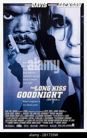 The long Kiss Goodnight (1996) réalisé par Renny Harlin et mettant en vedette Geena Davis, Samuel L. Jackson et Yvonne Zima. Une femme de maison découvre qu'elle a un passé secret et un ensemble impressionnant et mortel de compétences. Banque D'Images