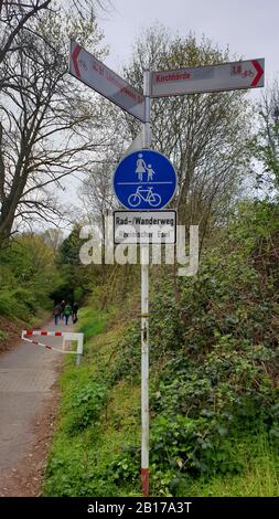 Vélo un sentier de randonnée Rheinischer Esel à Witten, ancien rail, Allemagne, Rhénanie-du-Nord-Westphalie, région de la Ruhr, Witten Banque D'Images