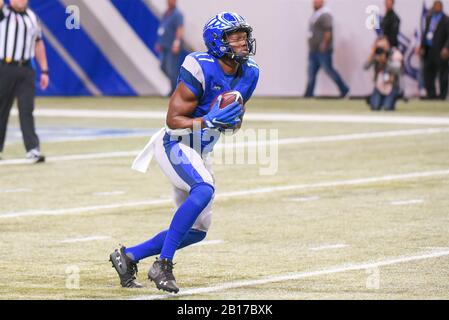 23 février 2020 : le grand récepteur des Battlehawks de Saint-Louis Keith Mumphery (17) saisit le coup d'envoi dans un match où les gardiens de New York ont visité les Battlehawks de Saint-Louis. Tenue au Dome du America's Centre de St. Louis, Mo Richard Ulreich/CSM Banque D'Images