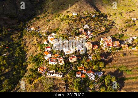 Espagne, Iles Canaries, la Gomera, Valle Gran Rey, Lomo del Balo, vue aérienne de la ville dans le paysage de montagne Banque D'Images