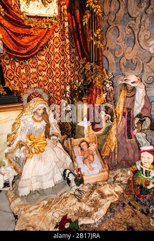 L'Espagne est un pays très religieux et à Noël, toutes les églises, les boutiques et les maisons sont décorées avec des lits de Nativité. C'est la chapelle de l'Hermitage Banque D'Images