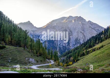 Karwendel montagnes en automne, Hinteriss, Autriche Banque D'Images