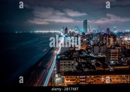 Sri Lanka, Province occidentale, Colombo, vue panoramique sur la ville côtière la nuit Banque D'Images