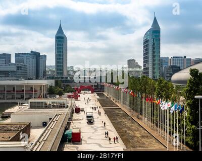 Portugal, Lissabon, Einkaufszentrum Centro Vasco Da Gama Am Bahnhof Oriente Mit Altice Arena Banque D'Images