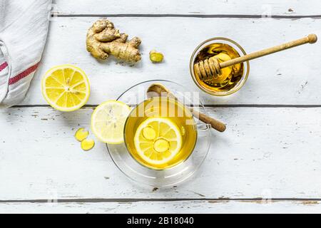 Studio de thé chaud avec gingembre, citron et miel Banque D'Images