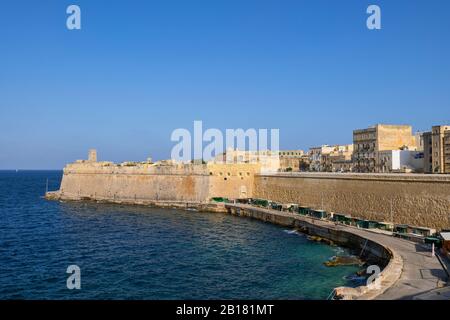 Malte, la Valette, la ville fortifiée et fort Saint Elmo Banque D'Images