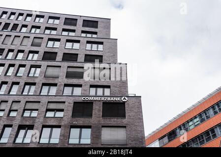 Hambourg, Allemagne - 4 août 2019 : bureaux de la Commerzbank à Hambourg. Banque D'Images