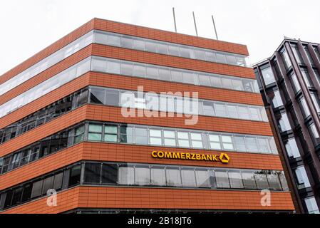 Hambourg, Allemagne - 4 août 2019 : bureaux de la Commerzbank à Hambourg. Banque D'Images