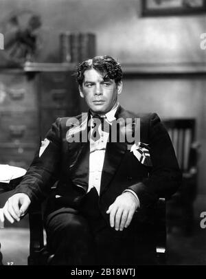 Paul Uni comme Tony Camonte à SCARFACE 1932 directeurs HOWARD HAWKS et RICHARD ROSSON roman Armitage Trail Screen histoire Ben Hecht producteur Howard Hughes The Caddo Company / United Artists Banque D'Images