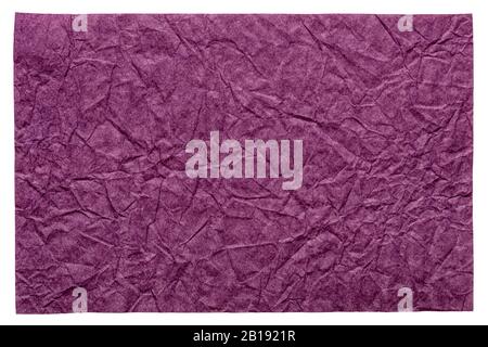 Feuille de papier froissée isolée en couleur violet foncé pour votre superbe design. Banque D'Images