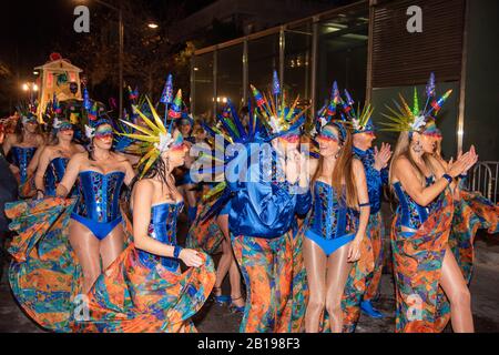 MODELOS DE CARNAVAL VAILANDO SITGES BARCELONE,23/02/2020 SITGES CARNAVAL 2020 Banque D'Images