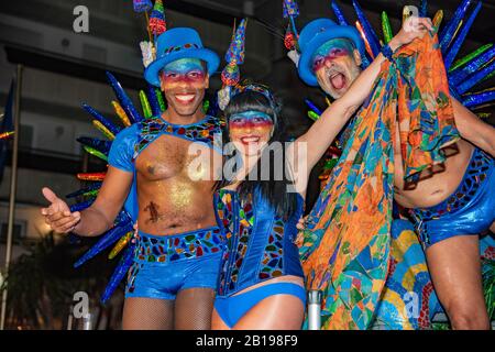 MODELOS DE CARNAVAL VAILANDO SITGES BARCELONE,23/02/2020 SITGES CARNAVAL 2020 Banque D'Images