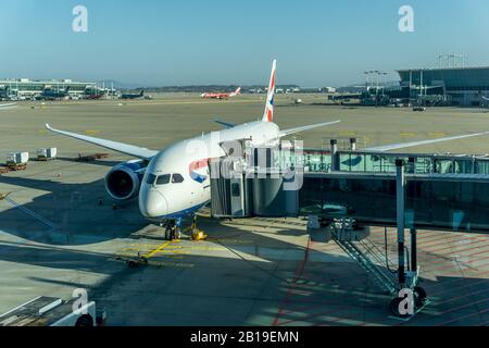 Boeing 787 de British Airways à l'aéroport international d'Incheon, Séoul, Corée du Sud, embarquement pour un vol à destination de l'aéroport d'Heathrow, Londres, Royaume-Uni Banque D'Images