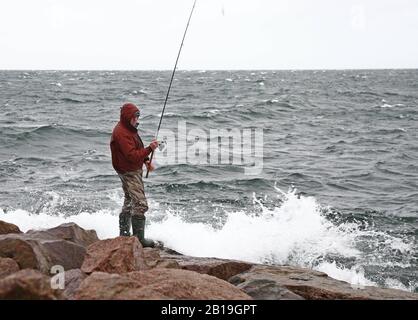 Storm Helga s'est tiré en pleine force sur le lac Vättern vendredi.photo Jeppe Gustafsson Banque D'Images