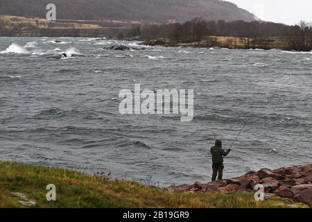 Storm Helga s'est tiré en pleine force sur le lac Vättern vendredi.photo Jeppe Gustafsson Banque D'Images