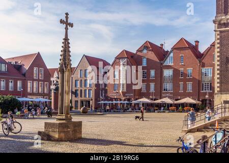Auf dem Marktplatz von Coesfeld, Nordrhein-Westfalen, Deutschland | place du marché à Coesfeld, Rhénanie-du-Nord-Westphalie, Allemagne Banque D'Images