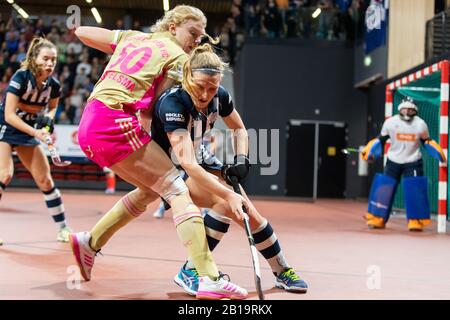 La Haye, pays-Bas - 16 FÉVRIER 2020 : Charlie Works EuroHockey Indoor Club Cup 2020 femmes. Match final Dusseldorfer HC (GER) et HDM (NED). Banque D'Images