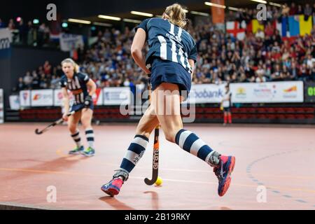 La Haye, pays-Bas - 16 FÉVRIER 2020 : Charlie Works EuroHockey Indoor Club Cup 2020 femmes. Match final Dusseldorfer HC (GER) et HDM (NED). Banque D'Images