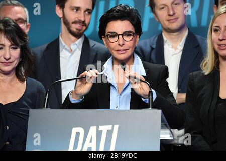 Paris, France. 24 février 2020. Rachida Dati, ancienne ministre française de la Justice, maire du septième arrondissement de Paris, candidate du parti les Républicains (LR) à l'élection mayorale Paris 2020, parle lors de la présentation de son programme au siège de la campagne politique à Paris, France, 24 février 2020. Crédit: Jack Chan/Xinhua/Alay Live News Banque D'Images