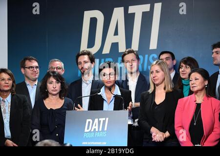 Paris, France. 24 février 2020. Rachida Dati, ancienne ministre française de la Justice, maire du septième arrondissement de Paris, candidate du parti les Républicains (LR) à l'élection mayorale Paris 2020, parle lors de la présentation de son programme au siège de la campagne politique à Paris, France, 24 février 2020. Crédit: Jack Chan/Xinhua/Alay Live News Banque D'Images