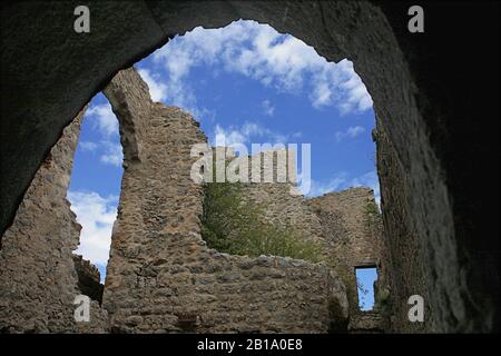 Le garde ruiné du Château de Puilaurens de la Tour de la Vierge Blanche, Aude, Occitanie, France Banque D'Images