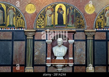 Cardinal Saint John Newman Marble Bust Trinity College Church Dublin Irlande Banque D'Images