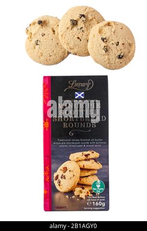 Box of Iceland Luxury Mince Pie Scottish Shortbread Rounds produit en Ecosse a ouvert pour montrer le contenu isolé sur fond blanc Banque D'Images