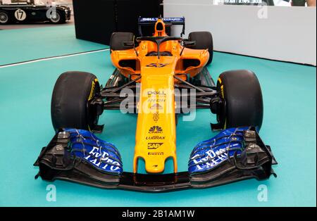 Vue arrière de Carlos Sainz Jr, 2019, McLaren MCL34 Formule 1, exposée à la scène sur les histoires de voiture, dans le cadre de « UN hommage à Bruce McLaren » Banque D'Images