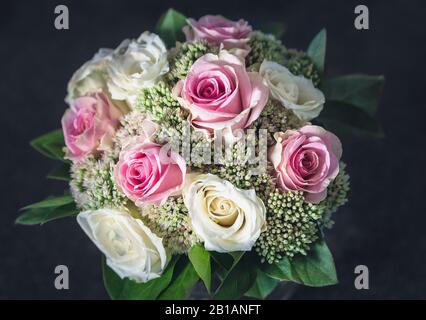 Série mariage : bouquet église blanc Banque D'Images