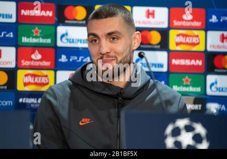 24 février 2020, Grande-Bretagne, Londres: Football: Ligue des Champions, Chelsea FC - FC Bayern Munich, Knockout round, ronde de 16, première étape, conférence de presse de Chelsea au stade Stamford Bridge. Mateo Kovacic de Chelsea est sur le podium. Photo: Sven Hoppe/Dpa Banque D'Images