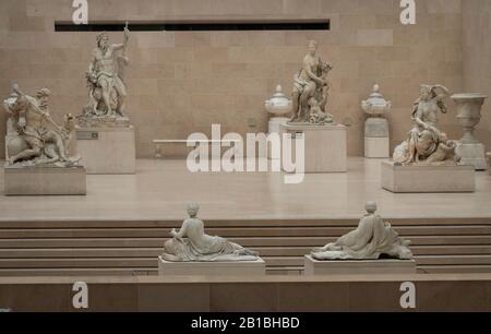 Sculptures en marbre au Musée du Louvre Paris France Banque D'Images