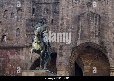 Statue d'UN Ramon Berenguer III, Barcelone, Espagne Banque D'Images