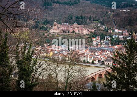 Le château d'Heidelberg et le vieux pont d'en haut Banque D'Images