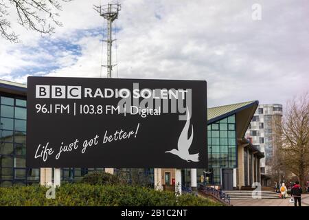 BBC radio Solent FM / station de radio numérique à l'extérieur de BBC South Studio à Havelock Road à Southampton, Angleterre, Royaume-Uni Banque D'Images