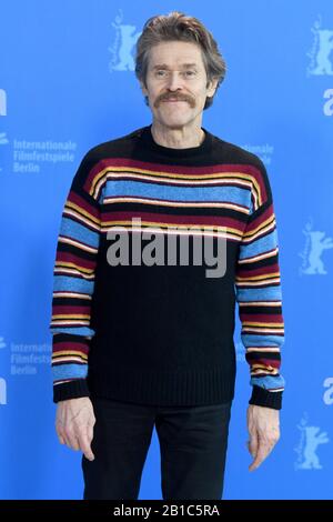 Berlin, Allemagne. 24 février 2020. L'acteur Willem Dafoe assiste au photocrate pour la Sibérie lors du 70ème Festival International du Film de Berlin à l'hôtel Grand Hyatt à Berlin le 24 février 2020. Photo De Paul Treadway/ Crédit: Upi/Alay Live News Banque D'Images