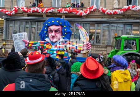 Shrove Lundi procession à DŸsseldorf, carnaval de rue, float de motif en carnaval, par cartwright Jacques Tilly, float satirique pour l'année Beethoven, Banque D'Images