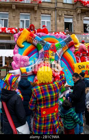 La procession du lundi de Shrove à DŸsseldorf, carnaval de rue, charrettes à motif carnaval, Banque D'Images