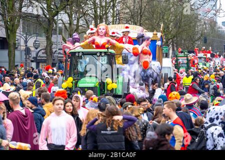 La procession du lundi de Shrove à DŸsseldorf, carnaval de rue, charrettes à motif carnaval, Banque D'Images